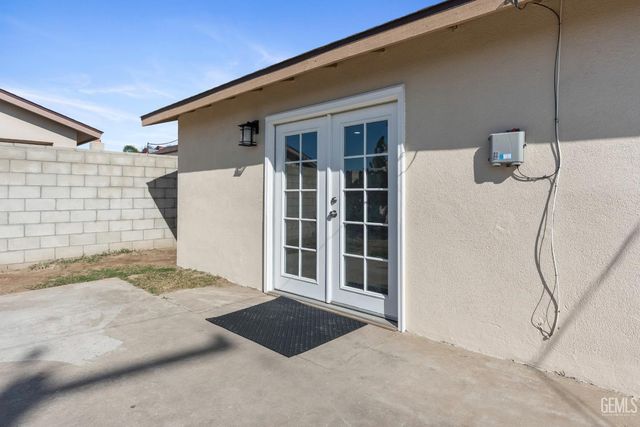 5817 Gary Place, Bakersfield, CA 93307