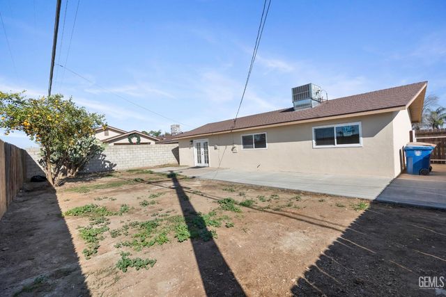 5817 Gary Place, Bakersfield, CA 93307