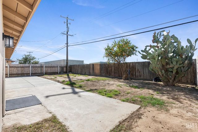 5817 Gary Place, Bakersfield, CA 93307