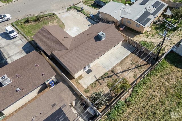 5817 Gary Place, Bakersfield, CA 93307