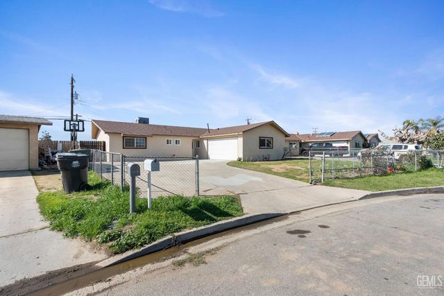 5817 Gary Place, Bakersfield, CA 93307