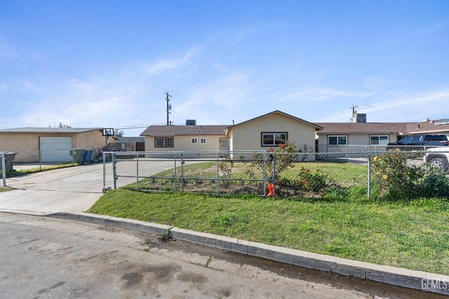 5817 Gary Place, Bakersfield, CA 93307