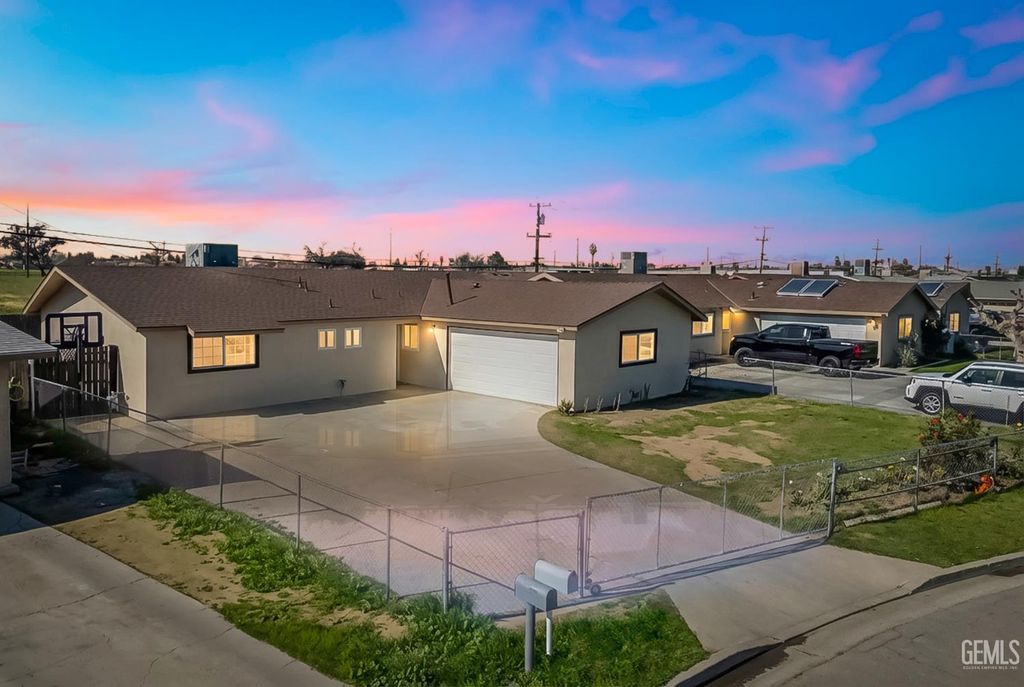 5817 Gary Place, Bakersfield, CA 93307