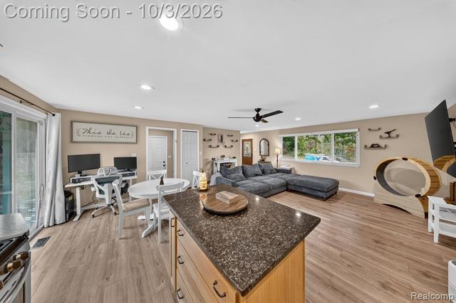 3376 S Commerce Road, Commerce Twp, MI 48390