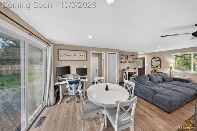 3376 S Commerce Road, Commerce Twp, MI 48390