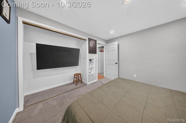 3376 S Commerce Road, Commerce Twp, MI 48390