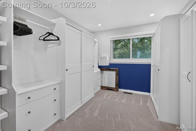 3376 S Commerce Road, Commerce Twp, MI 48390