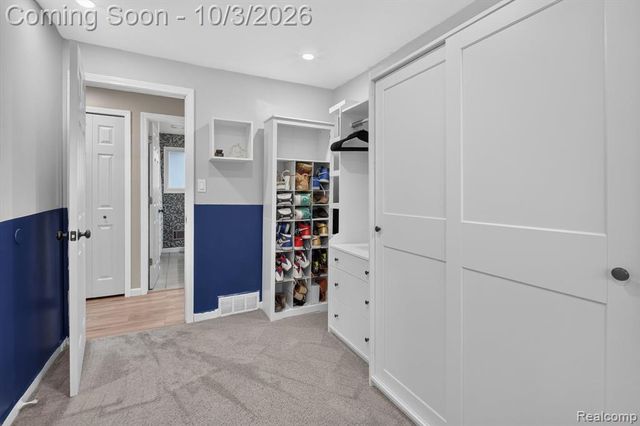 3376 S Commerce Road, Commerce Twp, MI 48390