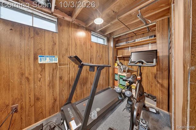 3376 S Commerce Road, Commerce Twp, MI 48390