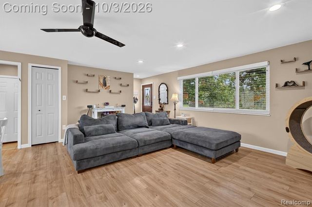 3376 S Commerce Road, Commerce Twp, MI 48390