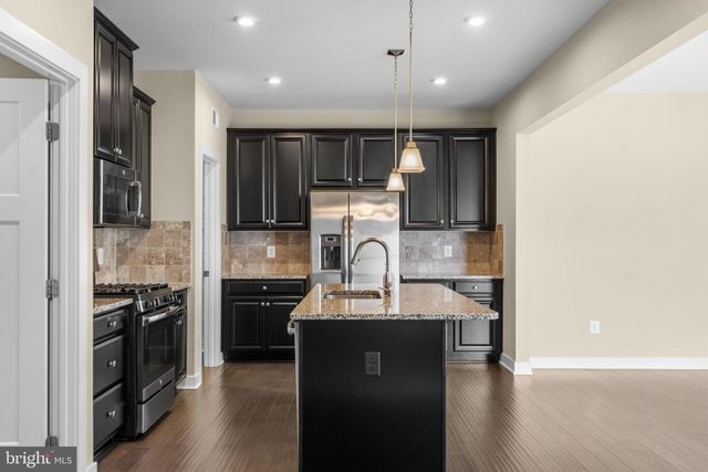 112 FRINGETREE CT, Lake Frederick, VA 22630