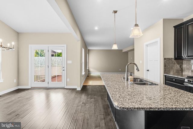 112 FRINGETREE CT, Lake Frederick, VA 22630