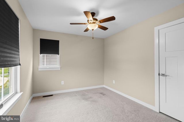 112 FRINGETREE CT, Lake Frederick, VA 22630