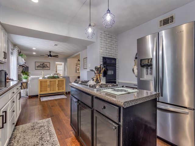 1325 Mayfield Avenue, Garland, TX 75041