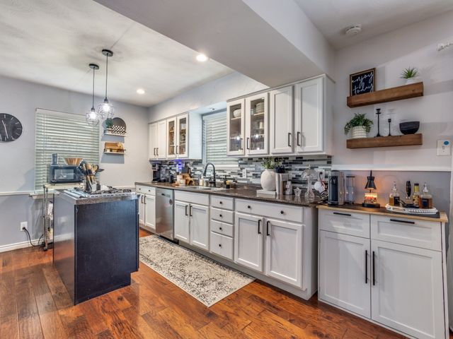 1325 Mayfield Avenue, Garland, TX 75041