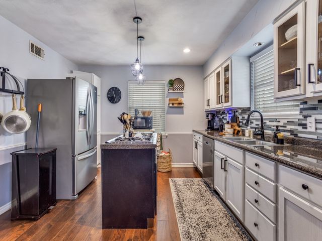 1325 Mayfield Avenue, Garland, TX 75041