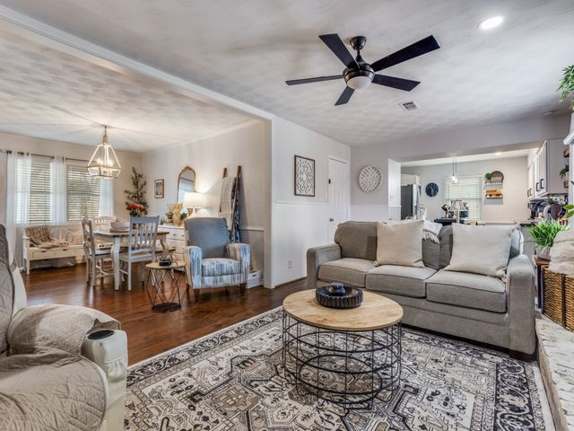 1325 Mayfield Avenue, Garland, TX 75041