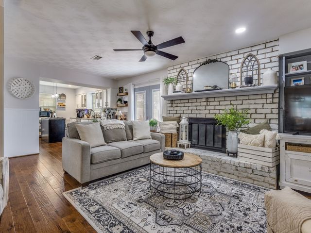 1325 Mayfield Avenue, Garland, TX 75041