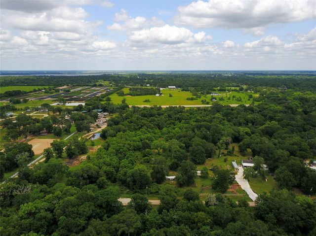 1528 Scroggins Lane, Waller, TX 77484