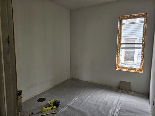 802 E 11TH Street, Erie, PA 16503
