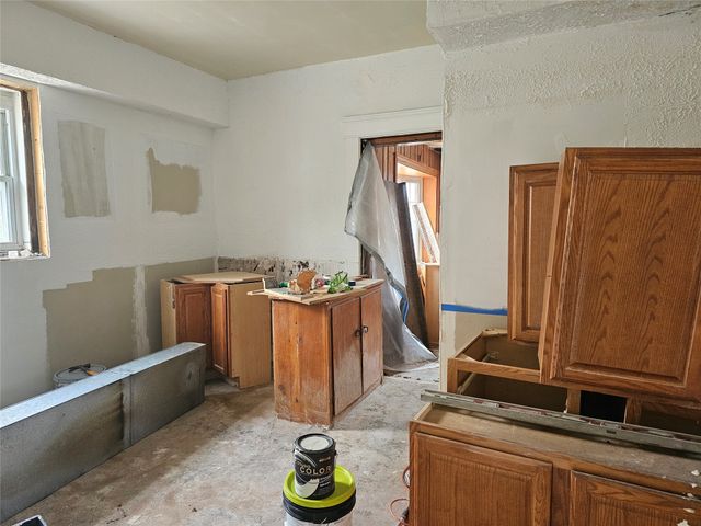 802 E 11TH Street, Erie, PA 16503