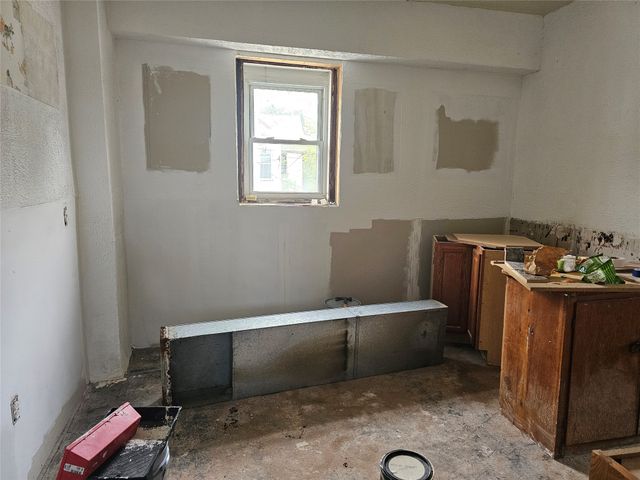 802 E 11TH Street, Erie, PA 16503