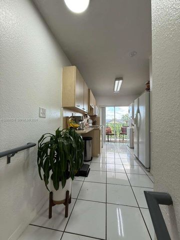 3514 W 76th St 203, Hialeah, FL 33018