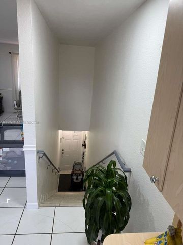 3514 W 76th St 203, Hialeah, FL 33018