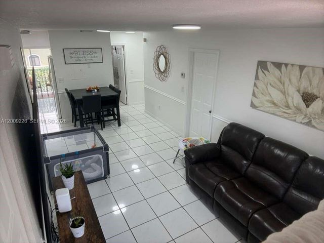 3514 W 76th St 203, Hialeah, FL 33018