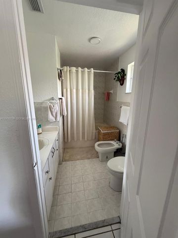 3514 W 76th St 203, Hialeah, FL 33018