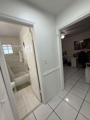 3514 W 76th St 203, Hialeah, FL 33018