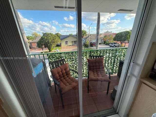 3514 W 76th St 203, Hialeah, FL 33018