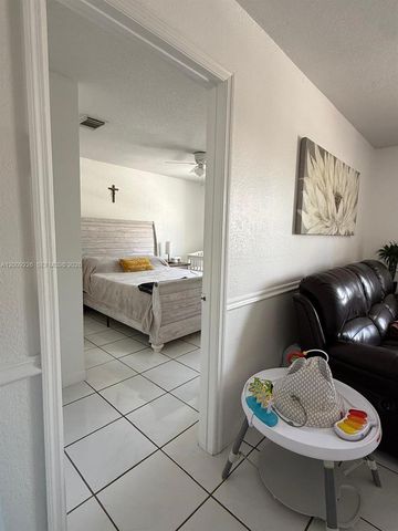 3514 W 76th St 203, Hialeah, FL 33018