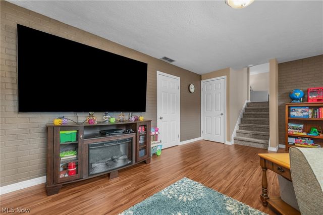 15646 Bittersweet Court, Strongsville, OH 44136