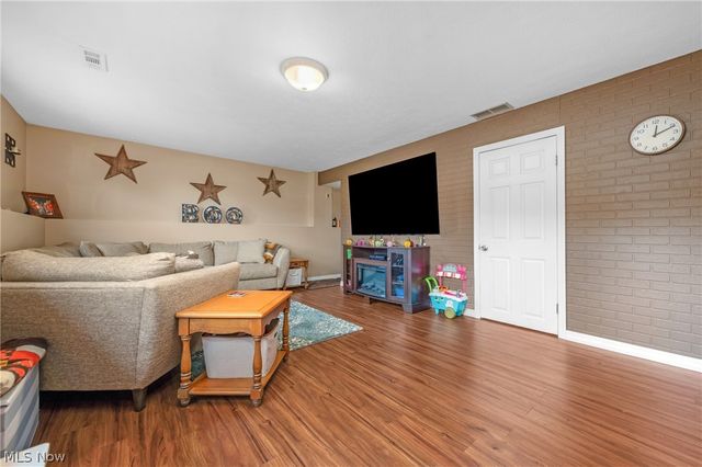 15646 Bittersweet Court, Strongsville, OH 44136