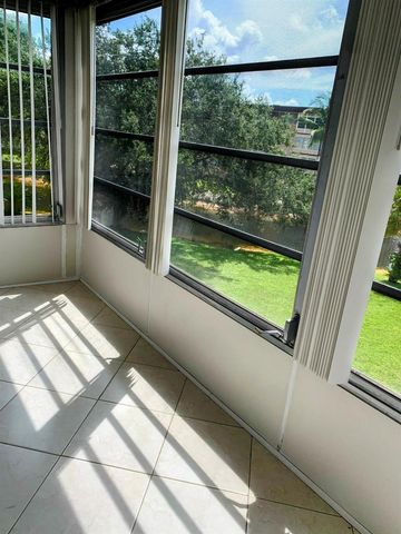 2800 NW 47th Terrace 304, Lauderdale Lakes, FL 33313