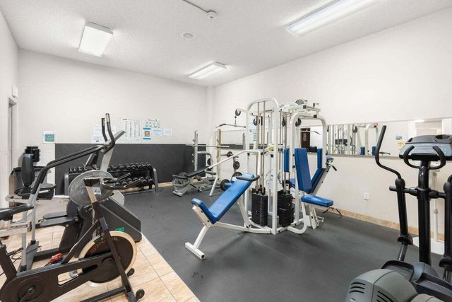 2800 NW 47th Terrace 304, Lauderdale Lakes, FL 33313