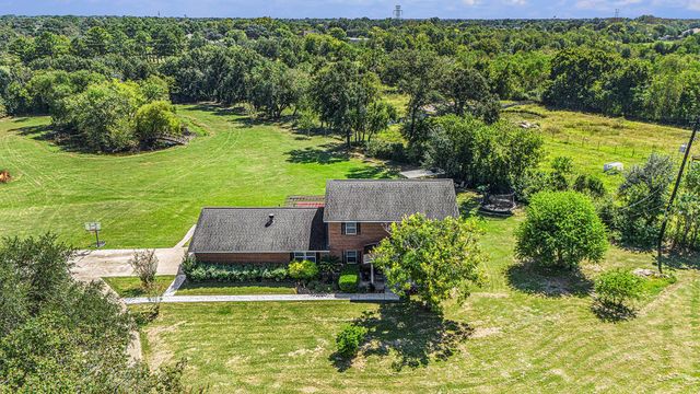 12421 Roy Road CR105, Brookside, TX 77581
