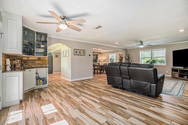 12421 Roy Road CR105, Brookside, TX 77581