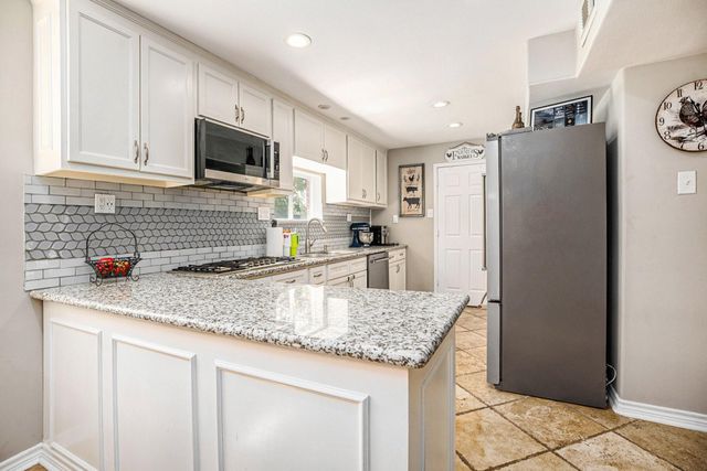 12421 Roy Road CR105, Brookside, TX 77581