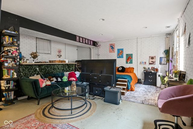 2045 N Broadway Street, Indianapolis, IN 46202