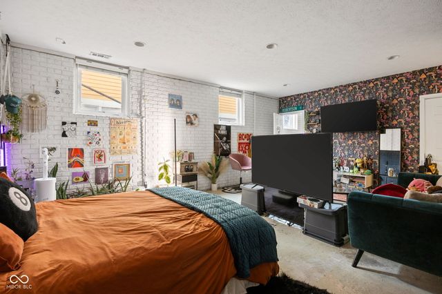 2045 N Broadway Street, Indianapolis, IN 46202