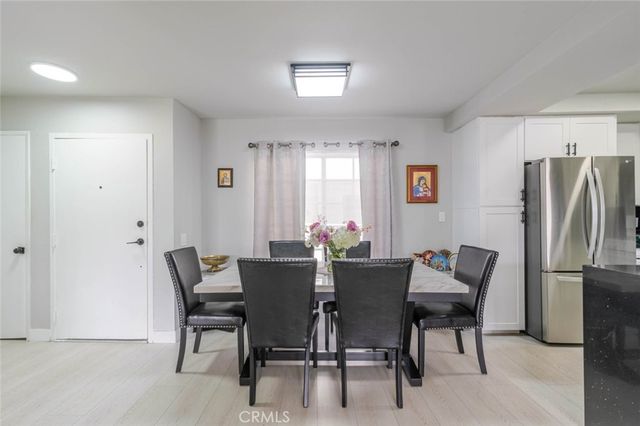 20235 Keswick Street 212, Winnetka, CA 91306