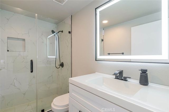 20235 Keswick Street 212, Winnetka, CA 91306