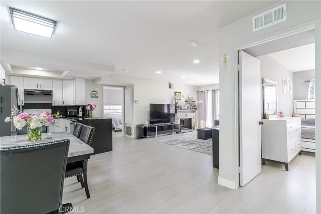 20235 Keswick Street 212, Winnetka, CA 91306