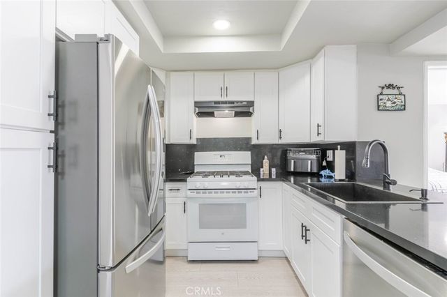 20235 Keswick Street 212, Winnetka, CA 91306