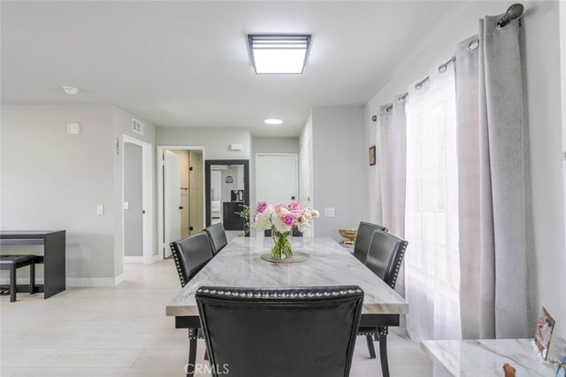 20235 Keswick Street 212, Winnetka, CA 91306