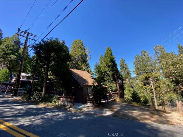 23370 Seeley Way, Crestline, CA 92325