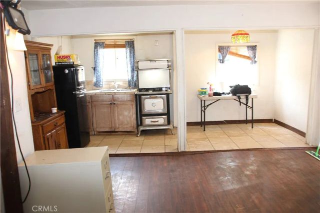 23370 Seeley Way, Crestline, CA 92325