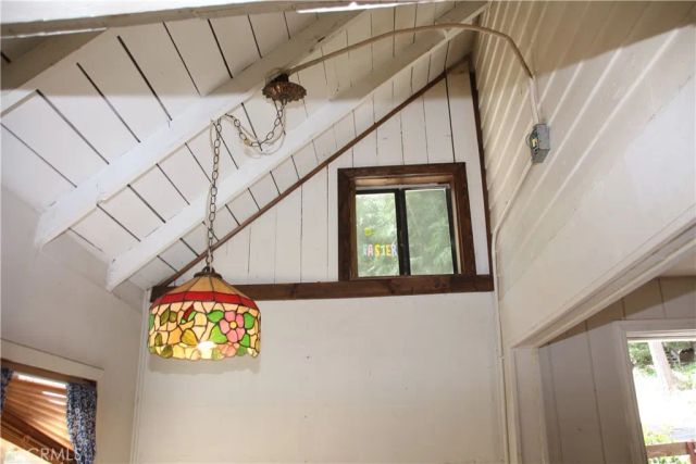 23370 Seeley Way, Crestline, CA 92325